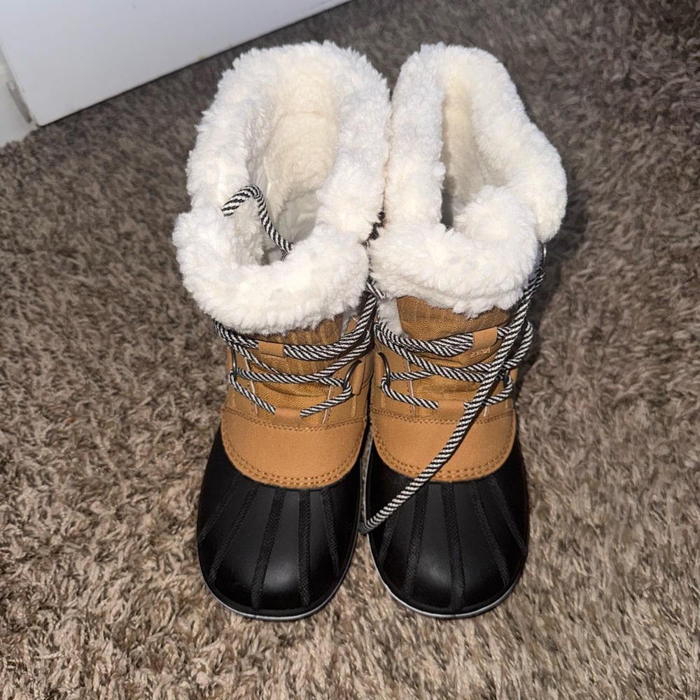 Cat & Jack Tan and Black Kids Boots